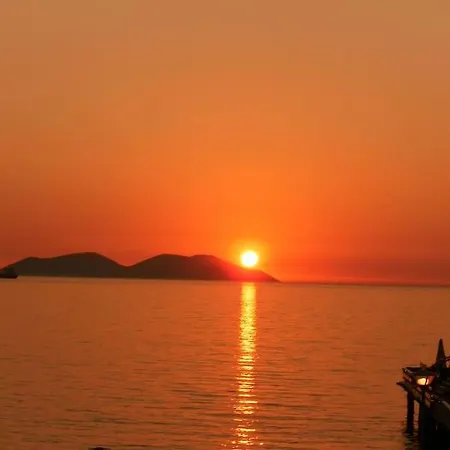 The Ionian Comfort Apartment- Beachfront Lungomare Promenade *