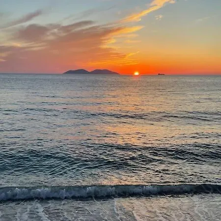 Apartment The Ionian Comfort Apartment- Beachfront Lungomare Promenade Vlore